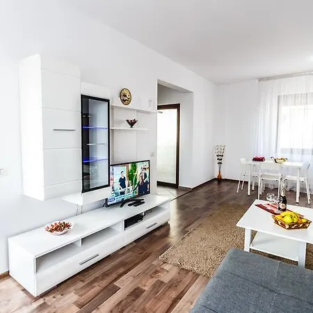 Alba Iulia Square12 *