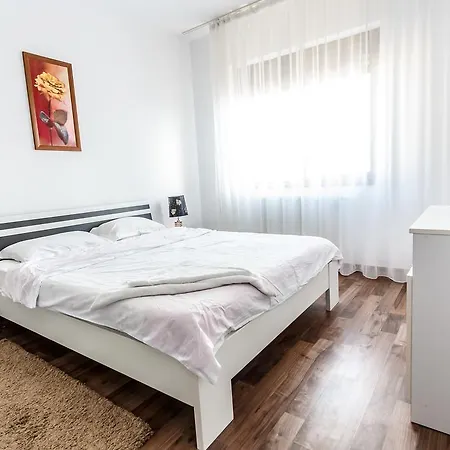 Apartment Alba Iulia Square12 *